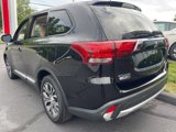 Used 2016 Mitsubishi Outlander SE image 3