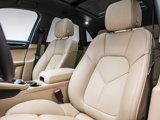Certified 2025 Porsche Macan image 5