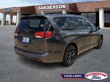 Used 2019 Chrysler Pacifica Limited w/ Advanced Safetytec Group image 3
