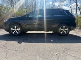 Used 2019 Jeep Cherokee Limited image 4