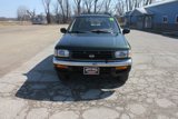 Used 1998 Nissan Pathfinder XE image 3