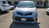 Used 2018 Toyota Sienna L image 2