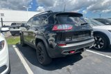 Used 2019 Jeep Cherokee Trailhawk image 3