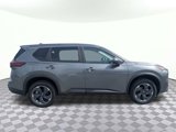 Used 2024 Nissan Rogue SV image 2