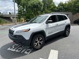 Used 2018 Jeep Cherokee Trailhawk image 3