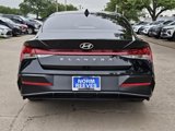 Certified 2024 Hyundai Elantra SEL w/ Convenience Package image 4