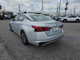 Used 2023 Nissan Altima 2.5 SV image 4