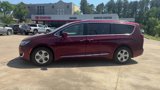 Used 2017 Chrysler Pacifica Touring-L Plus image 3