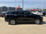 Used 2019 Kia Sorento LX image 4