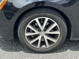 Used 2017 Volkswagen Jetta SE image 3