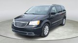 Used 2016 Chrysler Town & Country Touring image 3