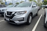 Used 2020 Nissan Rogue SV image 2