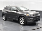 Used 2018 Jeep Compass Latitude w/ Cold Weather Group image 2