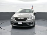Used 2023 Chrysler Pacifica Limited image 3