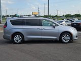 Used 2019 Chrysler Pacifica Touring-L image 4