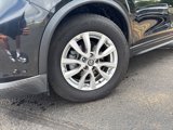 Used 2017 Nissan Rogue SV image 2