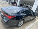 Used 2019 Toyota Avalon image 4