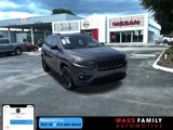 Used 2023 Jeep Cherokee Altitude Lux image 1
