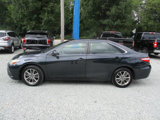 Used 2017 Toyota Camry SE image 2