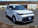 Used 2023 Kia Soul LX w/ LX Technology Package image 3