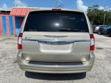 Used 2014 Chrysler Town & Country Touring image 5