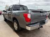 Used 2018 Nissan Titan SV image 5