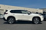 Used 2021 Nissan Rogue SV image 3