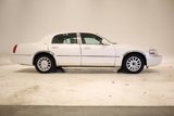 Used 2007 Lincoln Town Car Signature image 3