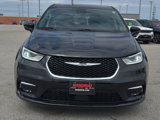 Used 2023 Chrysler Pacifica Touring-L image 3