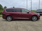 Used 2018 Chrysler Pacifica Limited image 3