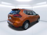 Used 2018 Nissan Rogue SV image 4