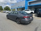 Used 2022 Volkswagen Passat 2.0T SE image 3