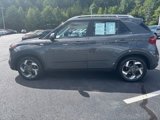 Used 2024 Hyundai Venue SEL image 2