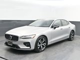 Certified 2025 Volvo S60 B5 Core image 3