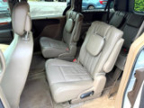 Used 2015 Chrysler Town & Country Touring-L image 5