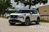 Used 2022 Nissan Rogue SV image 2