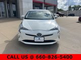 Used 2016 Toyota Prius Four Touring image 2