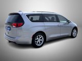 Used 2019 Chrysler Pacifica Touring-L Plus w/ Tire & Wheel Group image 5