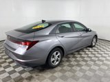 Used 2021 Hyundai Elantra SE image 3