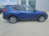 Used 2017 Nissan Rogue SV image 5