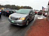 Used 2013 Chrysler Town & Country Touring image 4