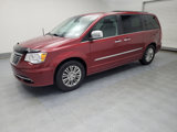 Used 2016 Chrysler Town & Country Touring-L image 2