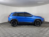 Used 2017 Jeep Cherokee Trailhawk image 5