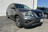 Used 2017 Nissan Pathfinder S image 2