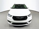 Used 2023 Chrysler Pacifica Touring-L image 2