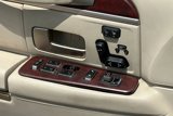 Used 2003 Lincoln Town Car Signature image 6