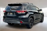 Used 2019 Toyota Highlander SE image 2
