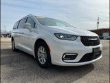 Used 2022 Chrysler Pacifica Touring-L image 2
