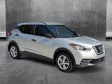 Used 2020 Nissan Kicks S image 3