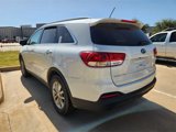 Certified 2017 Kia Sorento LX image 3